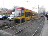 Warschau Straßenbahnlinie 1 am Park Trangatta (2018)