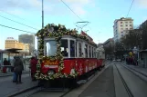 Wien Oldtimer Tramway mit Triebwagen 4033 am Schwedenplatz (2014)