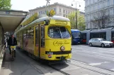 Wien Ring-Tram mit Gelenkwagen 4866 am Burgring (2012)