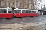Wien Straßenbahnlinie 1 mit Beiwagen 1494 am Ring, Volkstheater U (2013)