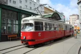 Wien Straßenbahnlinie 18 mit Gelenkwagen 4532 am Schlachthausgasse (2010)