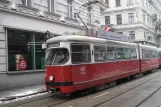 Wien Straßenbahnlinie 2 mit Gelenkwagen 4538 auf Josefstädter Straße (2013)