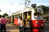 Wien Straßenbahnlinie 6 mit Gelenkwagen 4515 am Westbahnhof (2012)