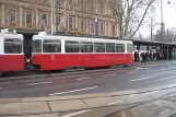 Wien Straßenbahnlinie 71 mit Beiwagen 1479 am Ring, Volkstheater U (2013)