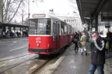 Wien Straßenbahnlinie D mit Beiwagen 1414 am Ring, Volkstheater U (2013)