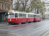 Wien Straßenbahnlinie D mit Gelenkwagen 4016 am Ring, Volkstheater U (2012)