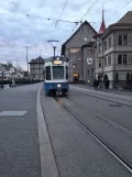Zürich Straßenbahnlinie 4 mit Gelenkwagen 2078 auf Limmatquai (2022)