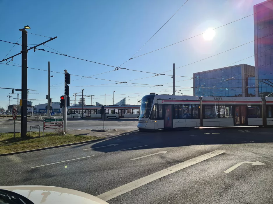 Aarhus Stadtbahn Linie L1 im Nørreport (2021)