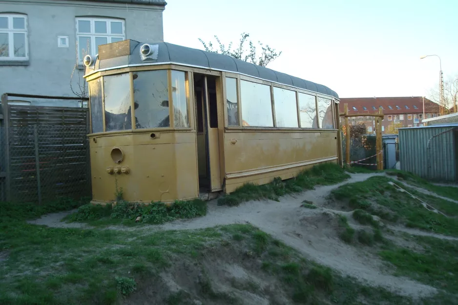 Aarhus Triebwagen 9 hinter Tirsdalens Kindergarten (2009)