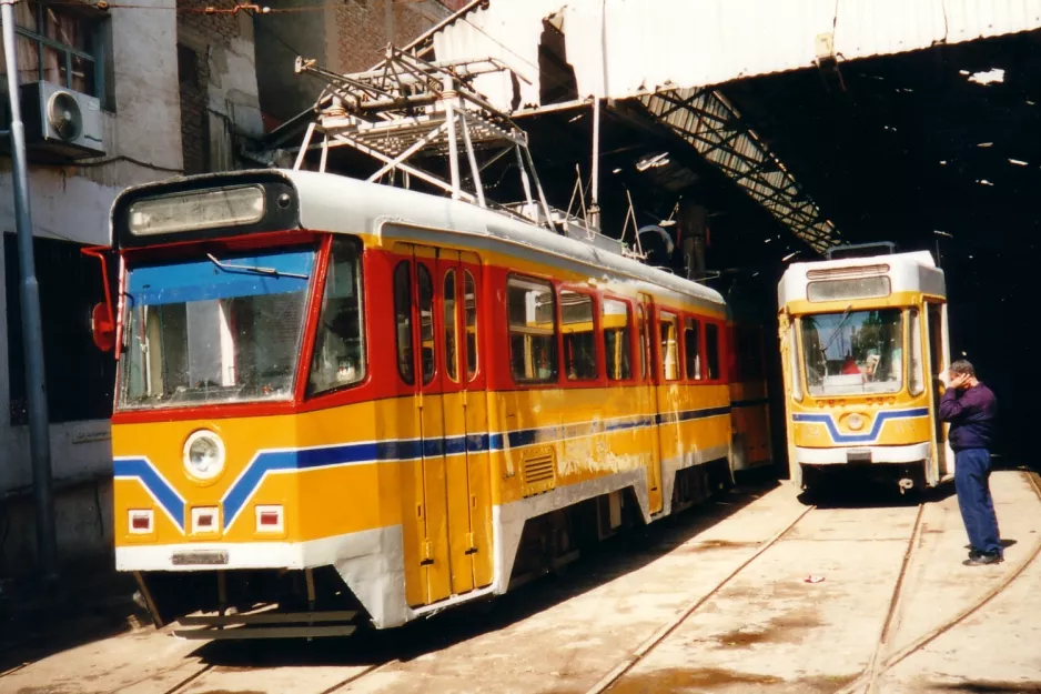 Alexandria Triebwagen 1224 vor dem Depot Moharrem Bay (2002)