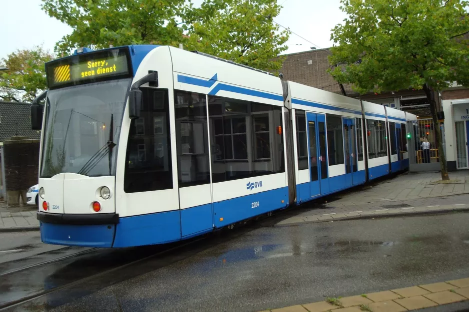 Amsterdam Niederflurgelenkwagen 2204 vor Haarlemmermeerstation (2011)