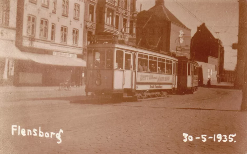 Archivfoto: Flensburg Straßenbahnlinie 3 mit Triebwagen 34 auf Apenrader Str. (1935)