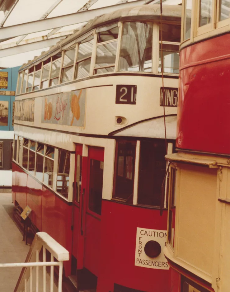 Archivfoto: London Doppelstocktriebwagen 355 im London Transport Museum (1978)