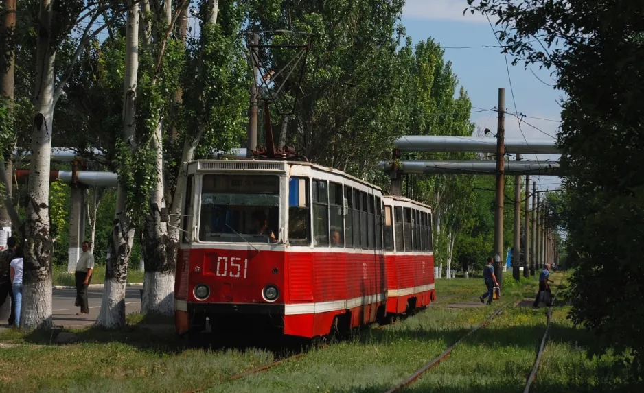 Awdijiwka Straßenbahnlinie 1 mit Triebwagen 051 am Wuł. Nekrasowa (2012)