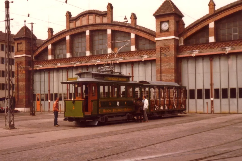 Basel Museumswagen 4 vor Depot Wiesenplatz (1980)