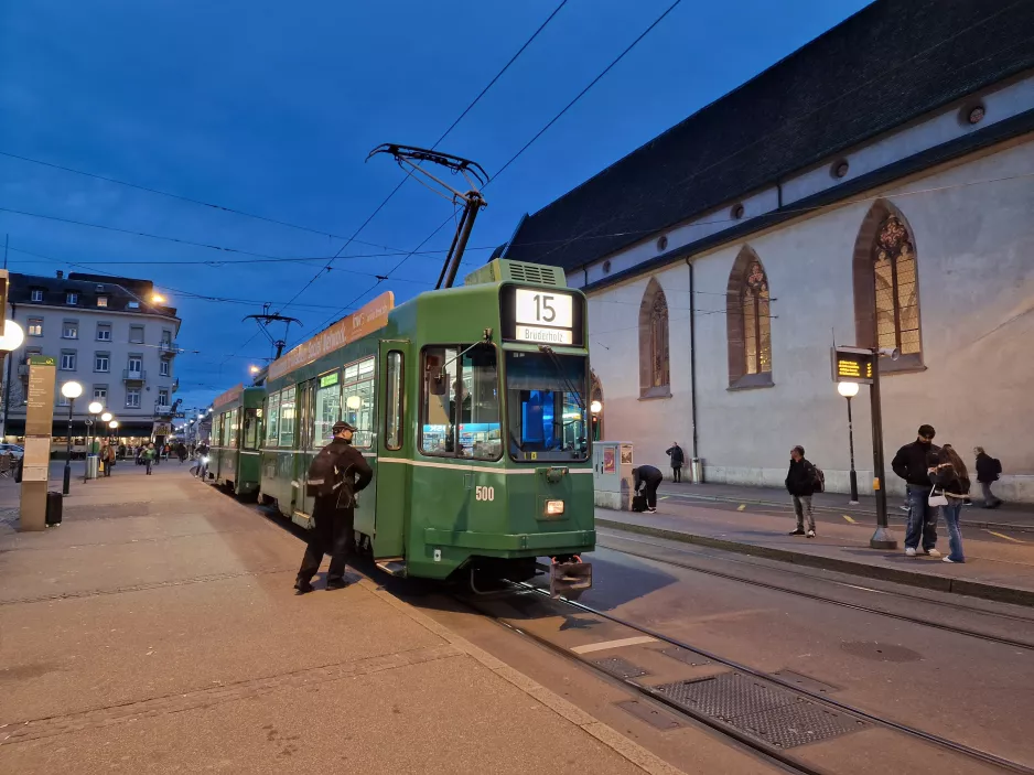 Basel Straßenbahnlinie 15 mit Triebwagen 500 am Claraplatz (2024)