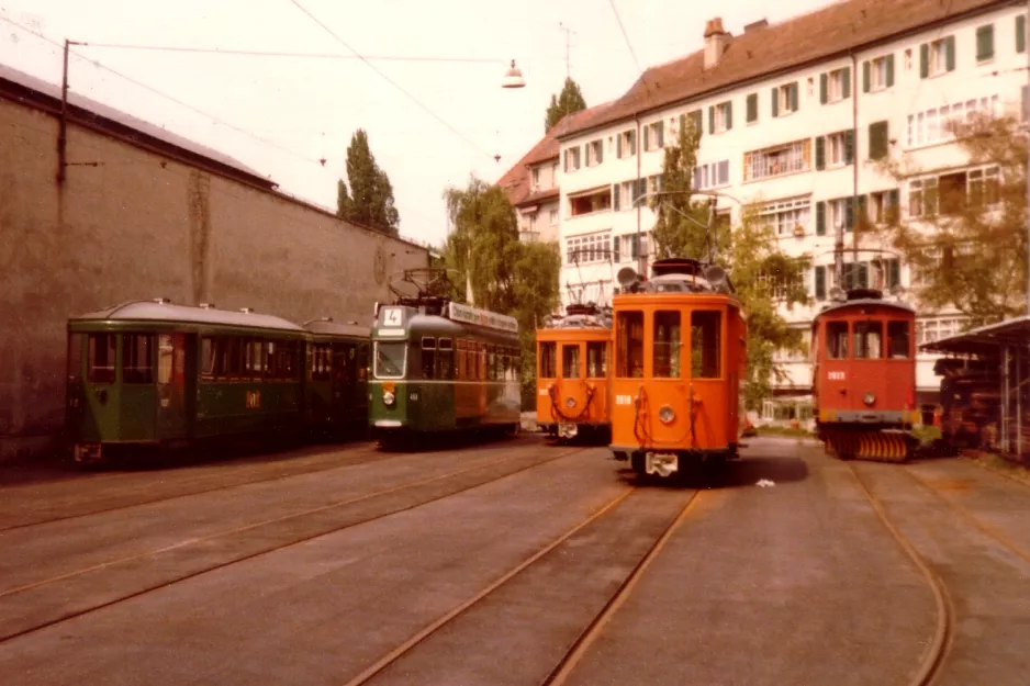 Basel Triebwagen 454 am Depot Wiesenplatz (1980)