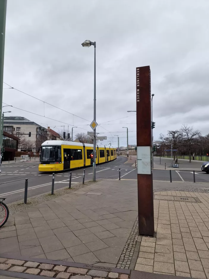 Berlin Schnelllinie M10 mit Niederflurgelenkwagen 9150nah S Nordbahnhof (2023)