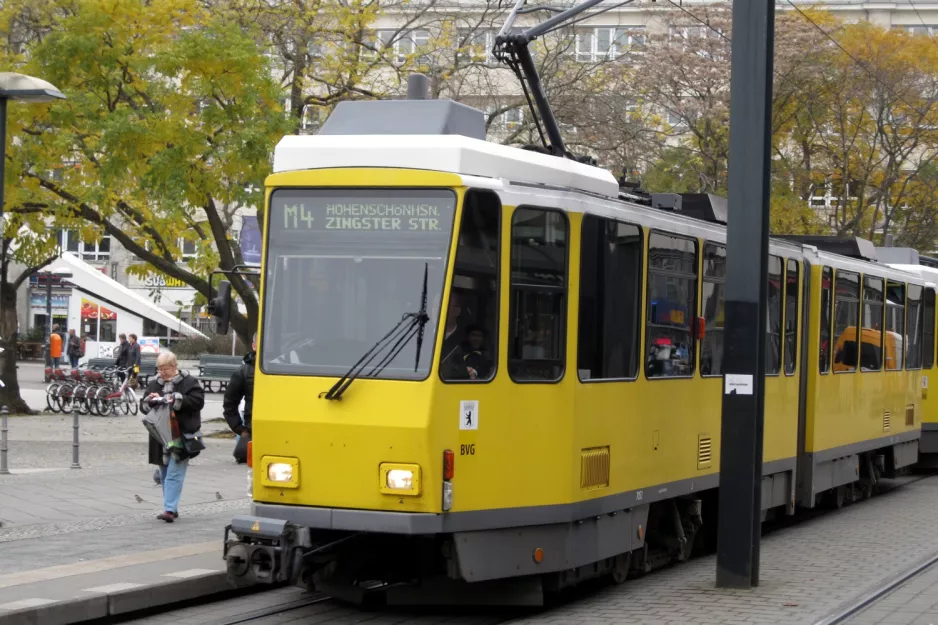 Berlin Schnelllinie M4  nahe bei S+U Alexanderplatz / Gontardstr. (2010)