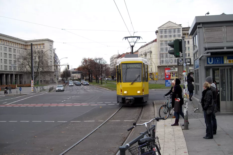 Berlin Straßenbahnlinie 21  am U Frankfurter Tor (2010)