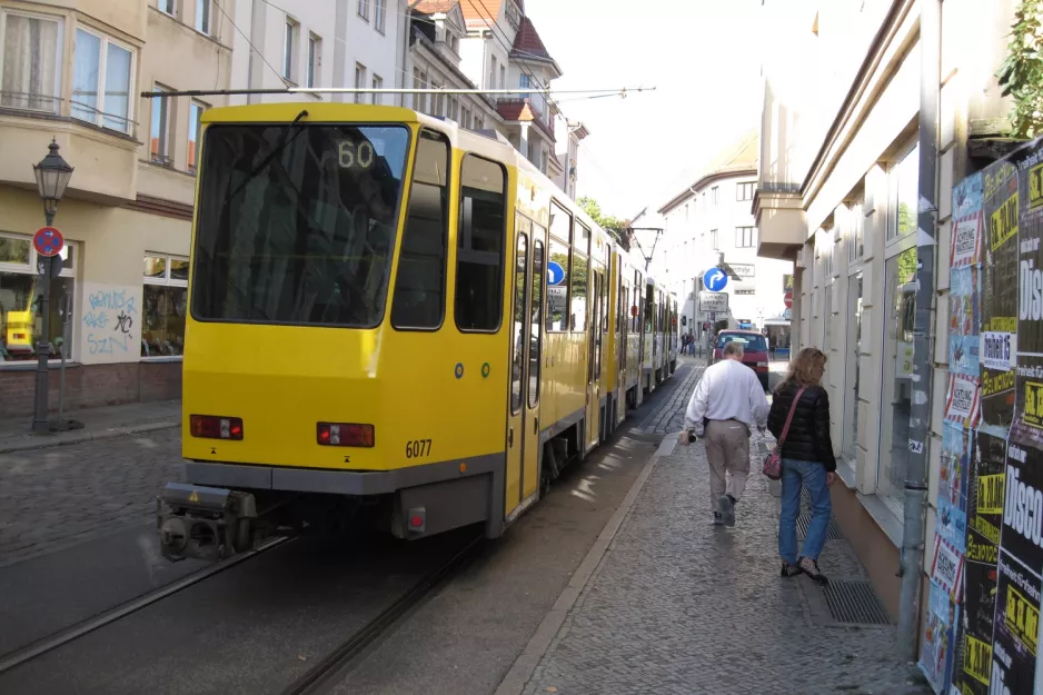 Berlin Straßenbahnlinie 60 mit Gelenkwagen 6077nah Rathaus Köpenick (2012)