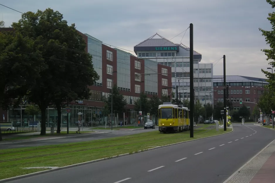 Berlin Straßenbahnlinie 61 auf Rudower Chaussee (2011)