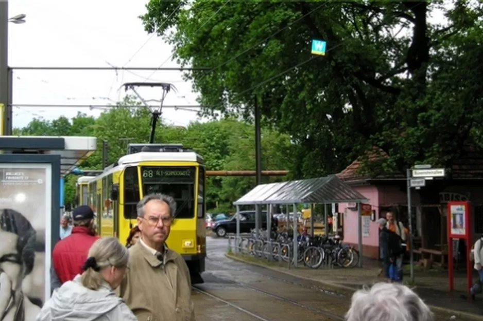 Berlin Straßenbahnlinie 68 am S Grünau (2006)