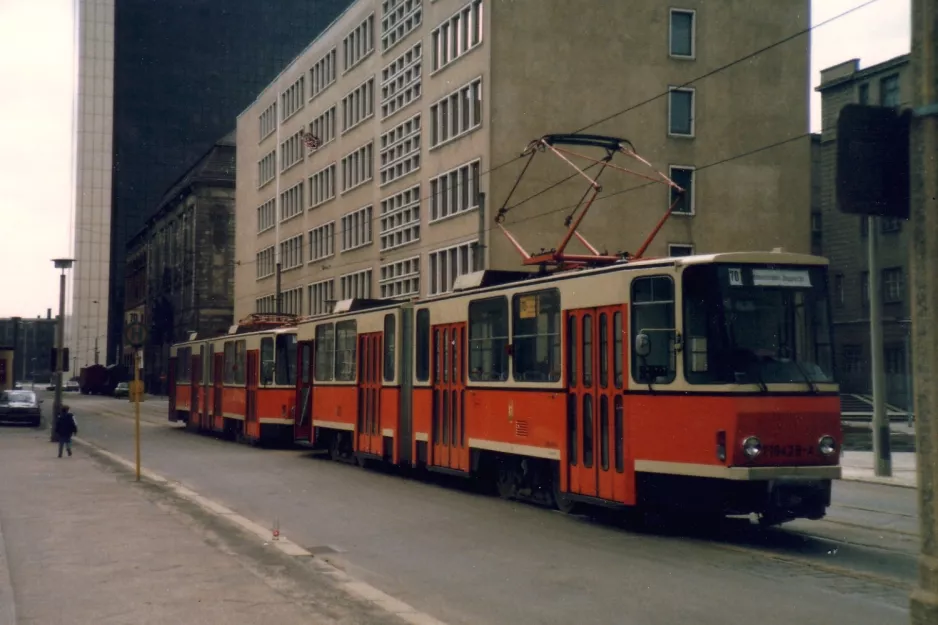 Berlin Straßenbahnlinie 70 mit Gelenkwagen 219 428-4 am Mitte, Am Kupfergraben (1986)