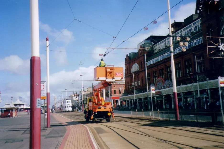 Blackpool Turmwagen nahe bei Blackpool Tower (2006)