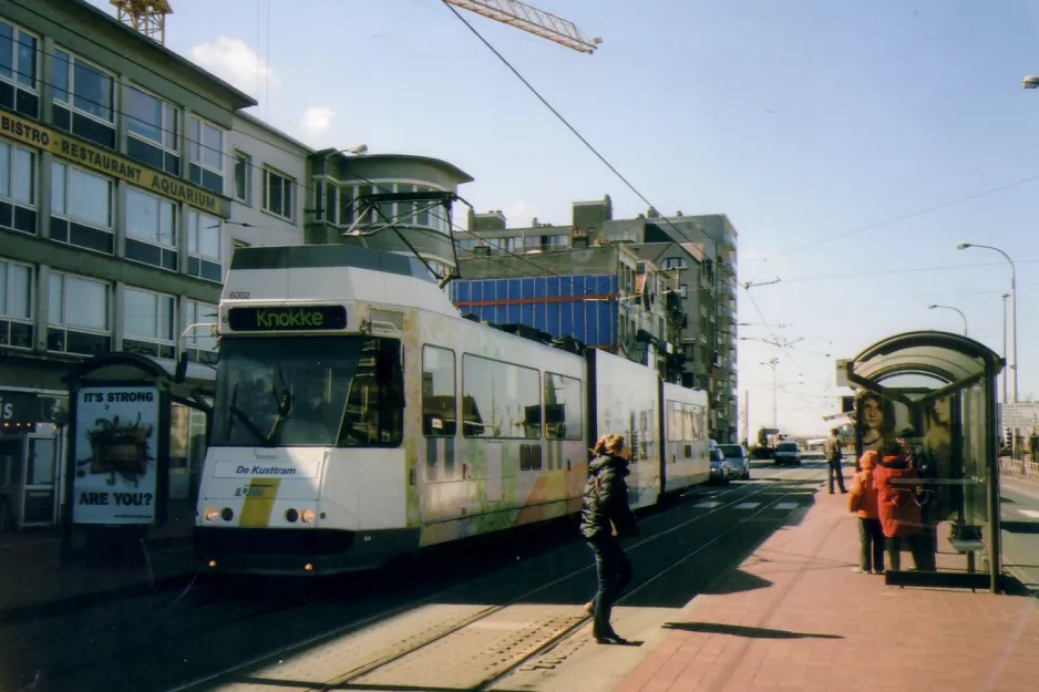 Blankenberge De Kusttram mit Gelenkwagen 6002 am Blankenberge Markt (2007)