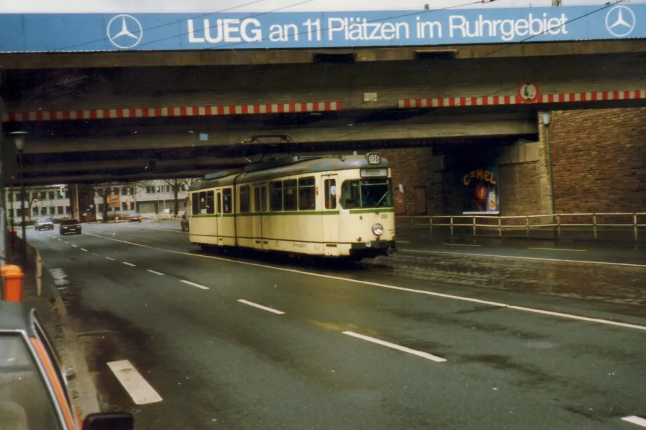 Bochum Straßenbahnlinie 306 mit Gelenkwagen 263 auf Wittener Straße (1988)