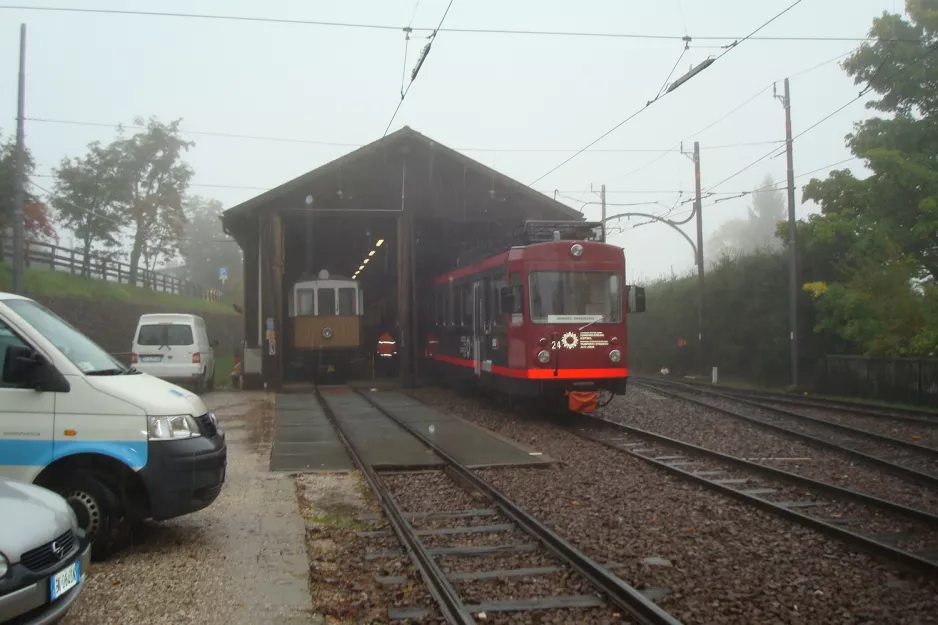 Bozen Triebwagen 2 am Oberbozen / Soprabolzano (2012)