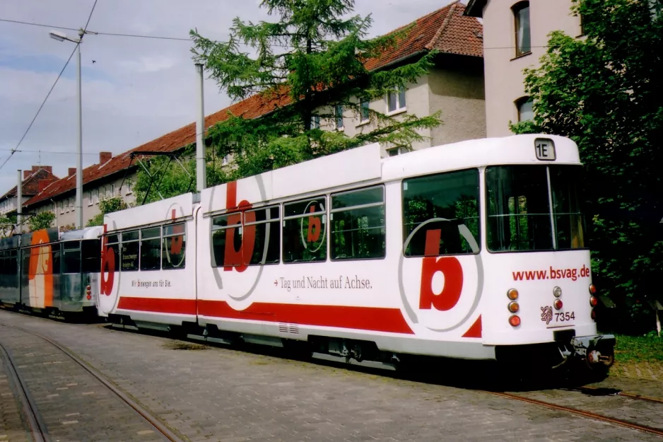 Braunschweig Gelenkwagen 7354 am Helmstedter Str. (2006)