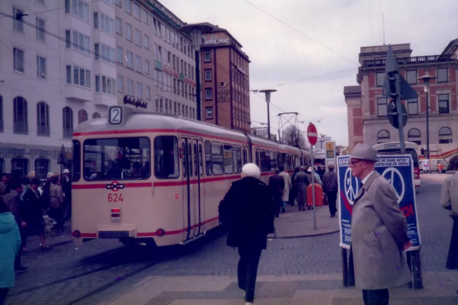 Bremen Straßenbahnlinie 2 mit Beiwagen 624 am Hauptbahnhof (1987)