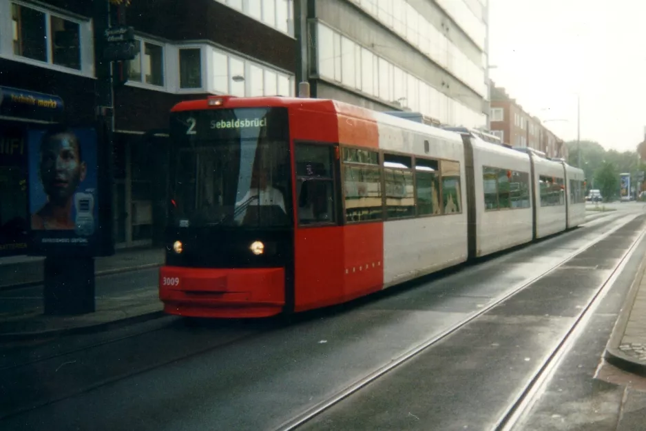 Bremen Straßenbahnlinie 2 mit Niederflurgelenkwagen 3009 am Radio Bremen (2002)