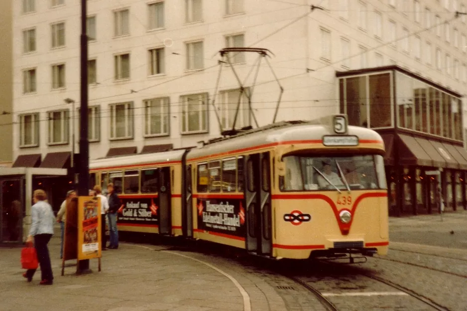 Bremen Zusätzliche Linie 5 mit Gelenkwagen 439 auf Bahnhofsplatz (1982)