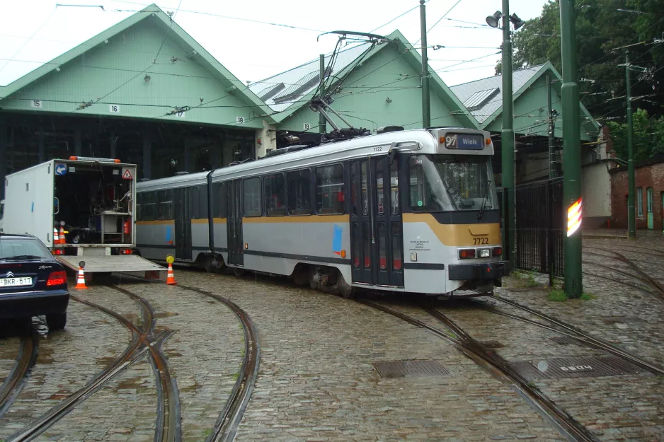 Brüssel Gelenkwagen 7722 vor Woluwe / Tervurenlaan (2014)