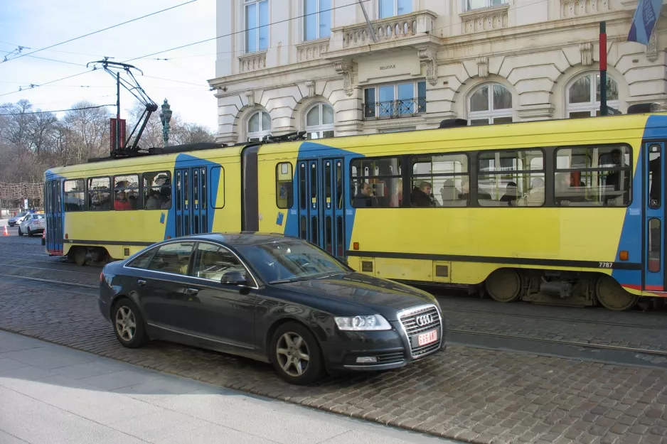 Brüssel Gelenkwagen 7787nah Palais / Paleizen (2012)