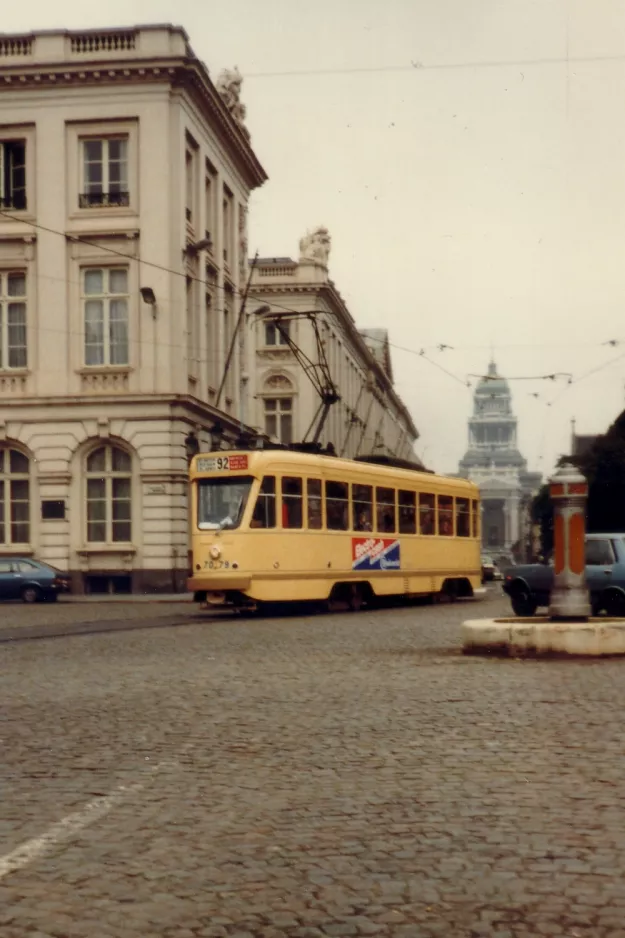 Brüssel Straßenbahnlinie 92 mit Triebwagen 7079 auf Koningplein (1981)