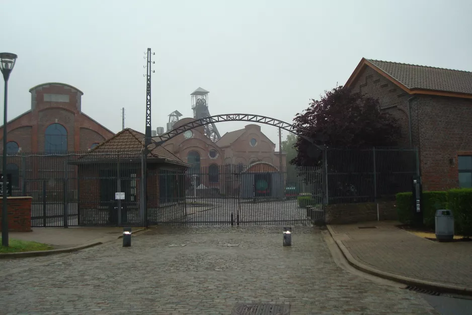 Charleroi vor Le Bois du Cazier (2014)