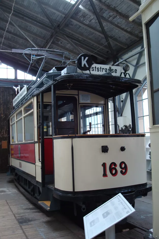 Chemnitz Triebwagen 169 im Straßenbahnmuseum (2015)