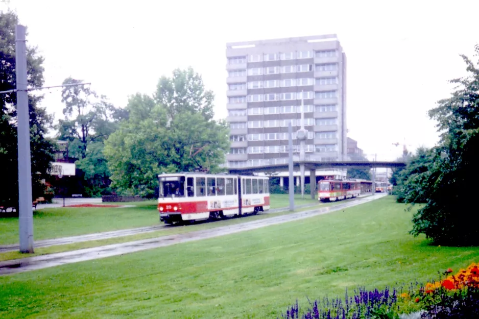 Cottbus Gelenkwagen 20 am Stadtpromenade (1993)