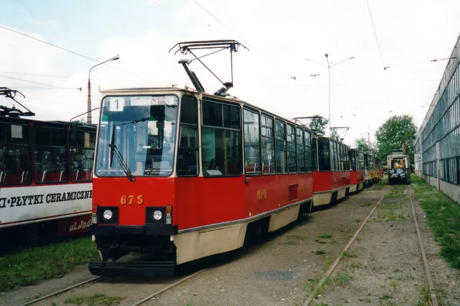Częstochowa Triebwagen 675 am Depot (2004)