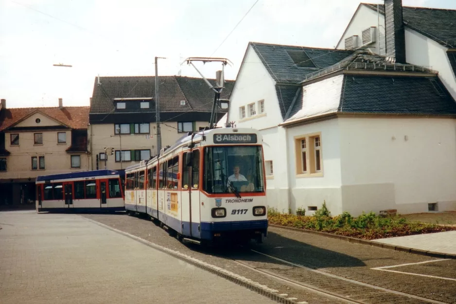 Darmstadt Straßenbahnlinie 8 mit Gelenkwagen 9117 "Trondheim" am Arheilgen/Hofgasse (1998)