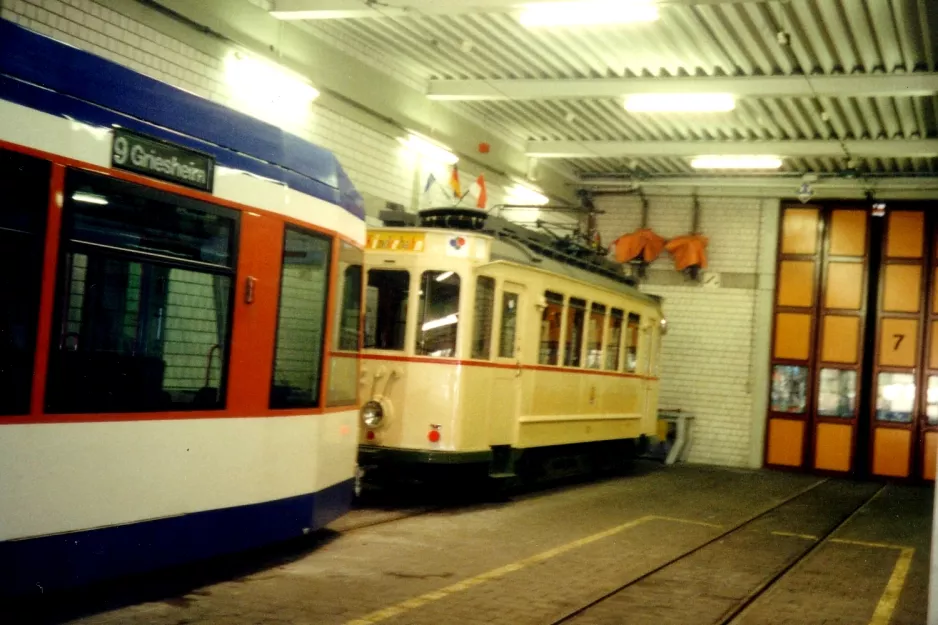 Darmstadt Triebwagen 57 am Böllenfalltor (2001)