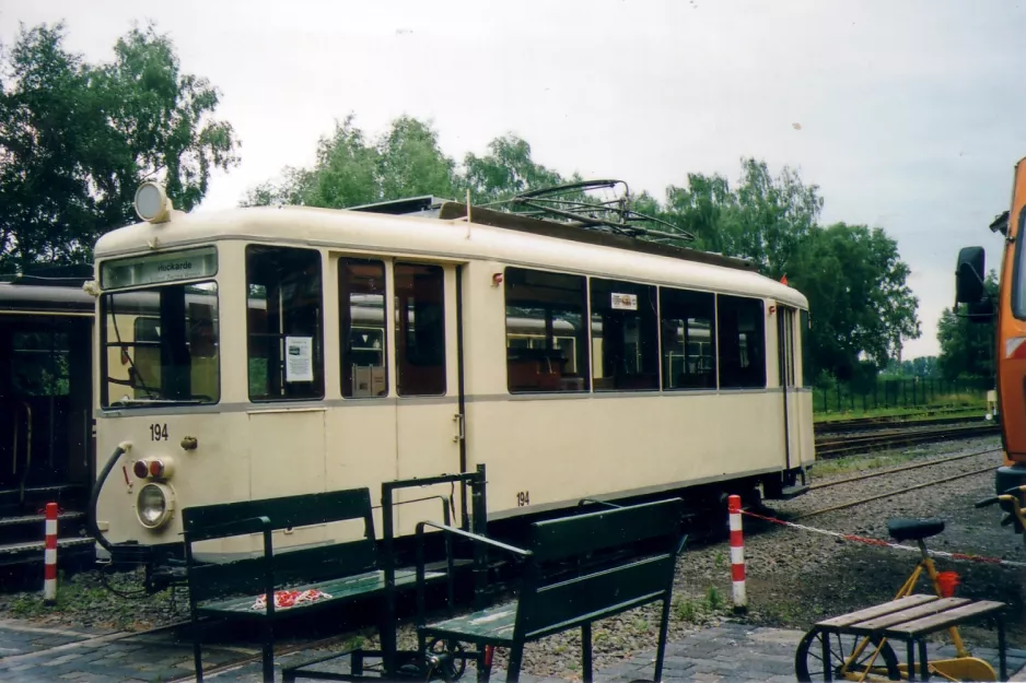Dortmund Triebwagen 194 auf dem Eingangsplatz Bahnhof Mooskamp (Nahverkehrsmuseum Dortmund) (2007)