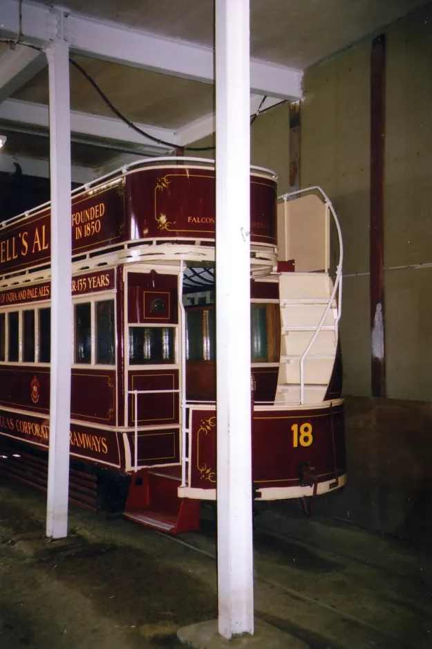 Douglas, Isle of Man Pferdestraßenbahnwagen 18 innen Depot (2006)