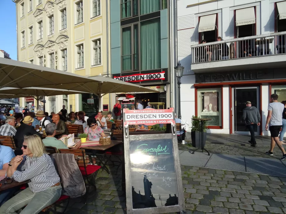 Dresden vor Museumsgastronomie Dresden 1900 (2019)