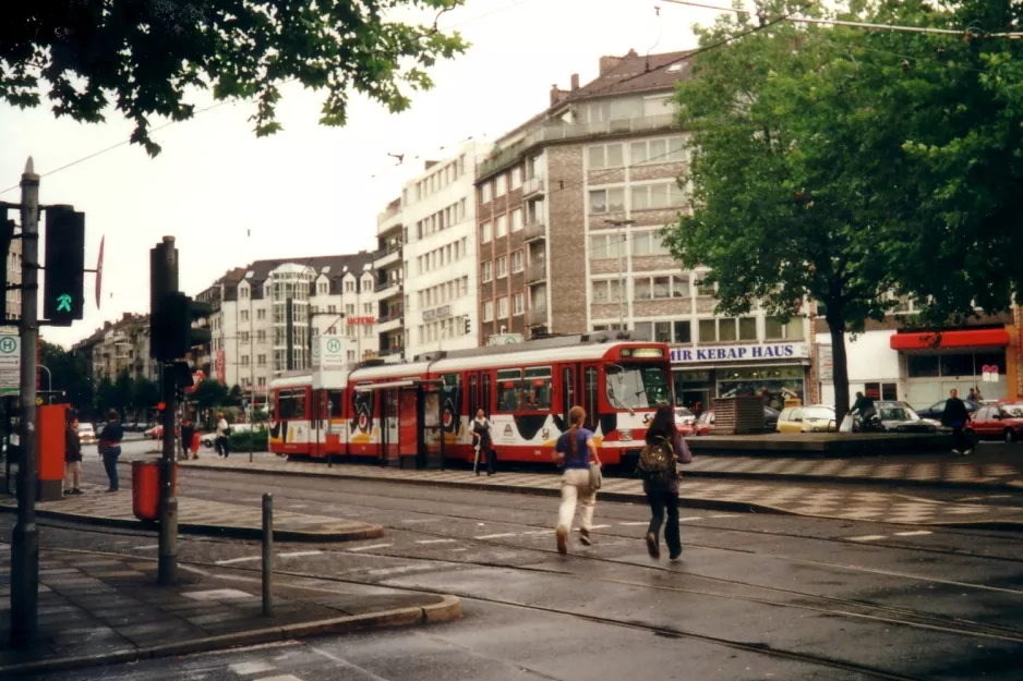 Düsseldorf Straßenbahnlinie 709 am Worringer Platz (2000)