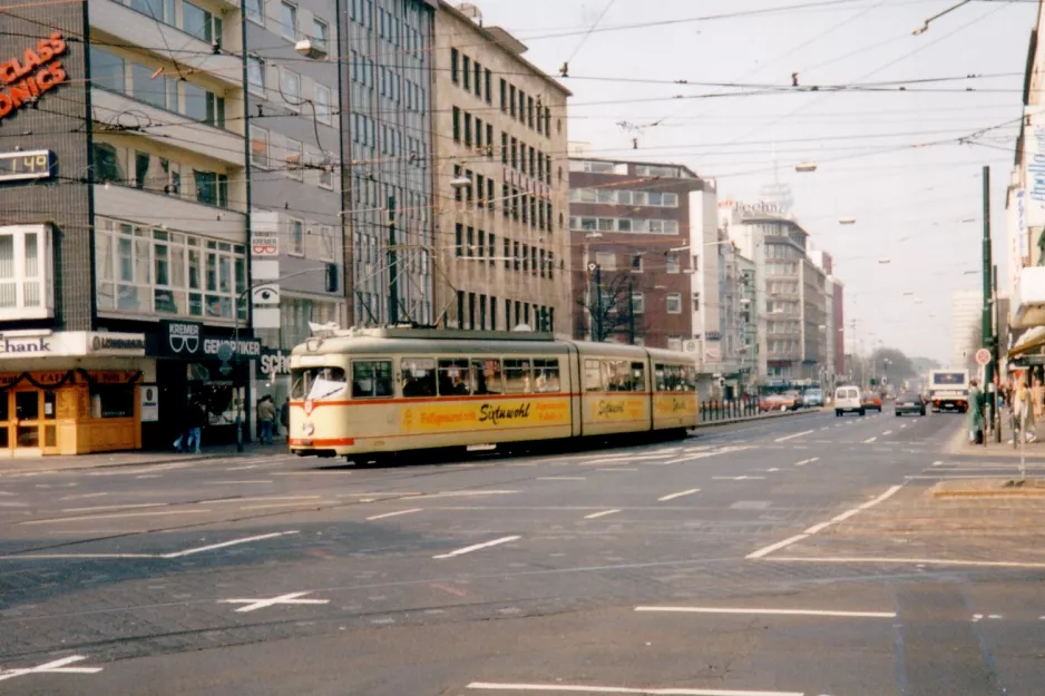 Düsseldorf Straßenbahnlinie 715 nah Berliner Allee (1996)